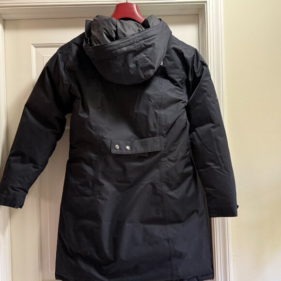North Face Arctic Parka – Waterproof Down Jacket, Great for Snow & Rain - Picture 2 of 4